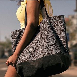 Pink tote bag size large 
Beautiful